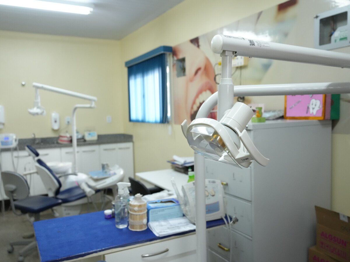 Prefeito reinaugura mais duas unidades de saúde na zona Norte de Manaus