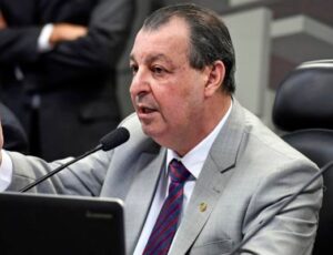 Omar Aziz dá parecer favorável a projeto que atende municípios em calamidade
