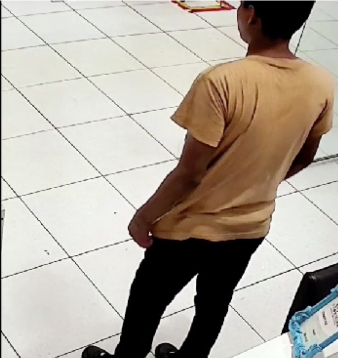 “Jack” é flagrado mostrando p3nis em frente de lojas do centro de Manaus; veja