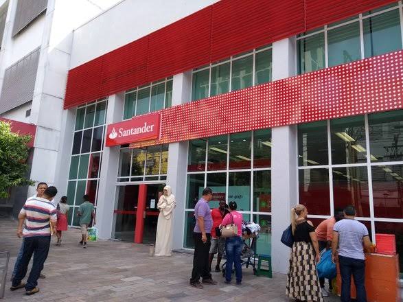 MPAM investiga denúncias sobre Banco Santander não cumprir lei das filas em Manaus