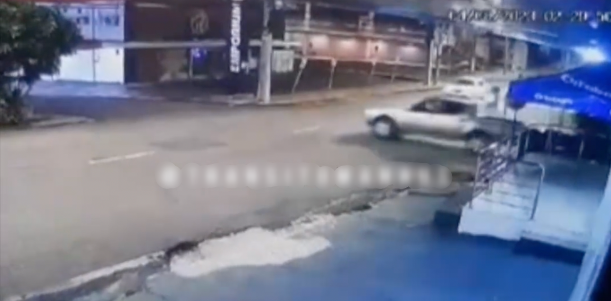Tudo filmado: motorista causa acidente, m4ta uma pessoa e foge tranquilamente no Vieiralves; veja vídeo