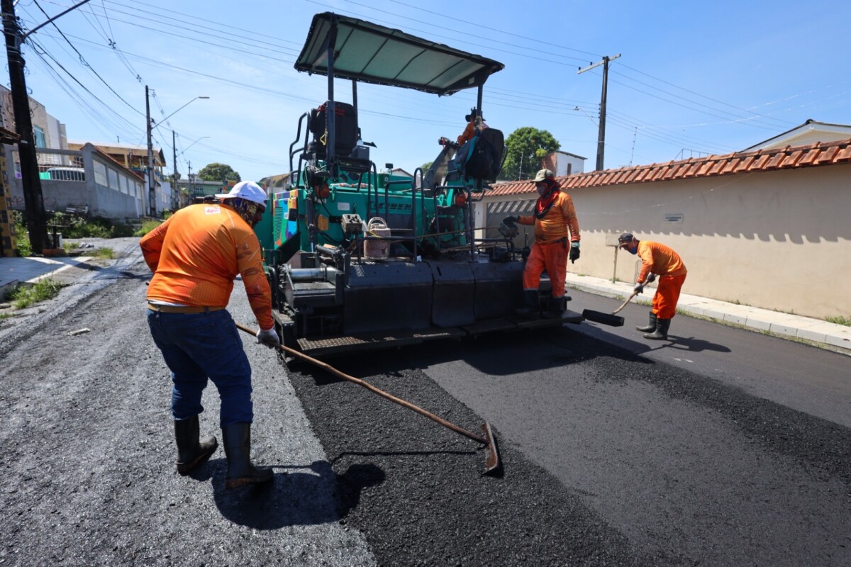 Prefeitura de Manaus atende pedido de moradores e recapeia nova rua no bairro Petrópolis