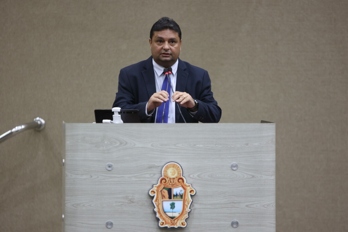 Caio André defende PL que apoia mulheres com endometriose; saiba mais sobre a doença