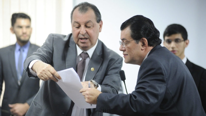 Eduardo Braga mira presidência no senado e pode buscar apoio com Omar Aziz