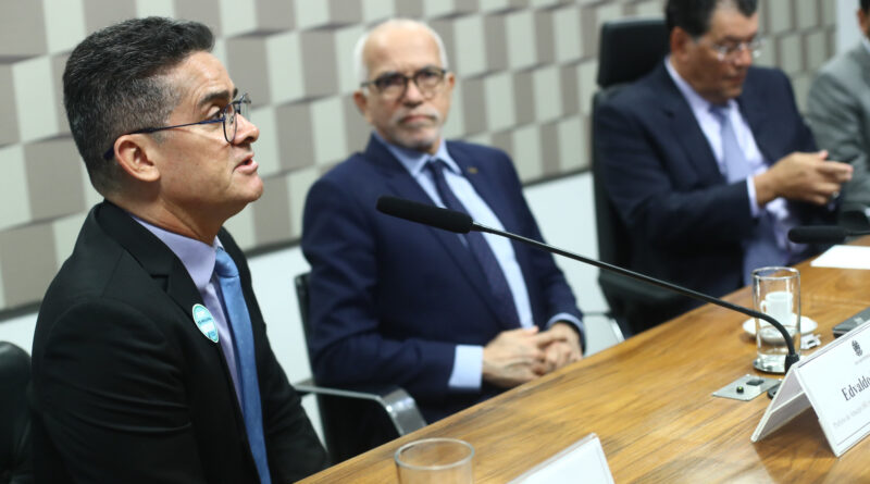 Em Brasília, prefeito se reúne com presidente do Senado para defender a autonomia dos municípios na Reforma Tributária