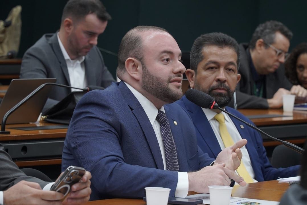 Fausto Santos Júnior busca esclarecimentos sobre o apagão nacional