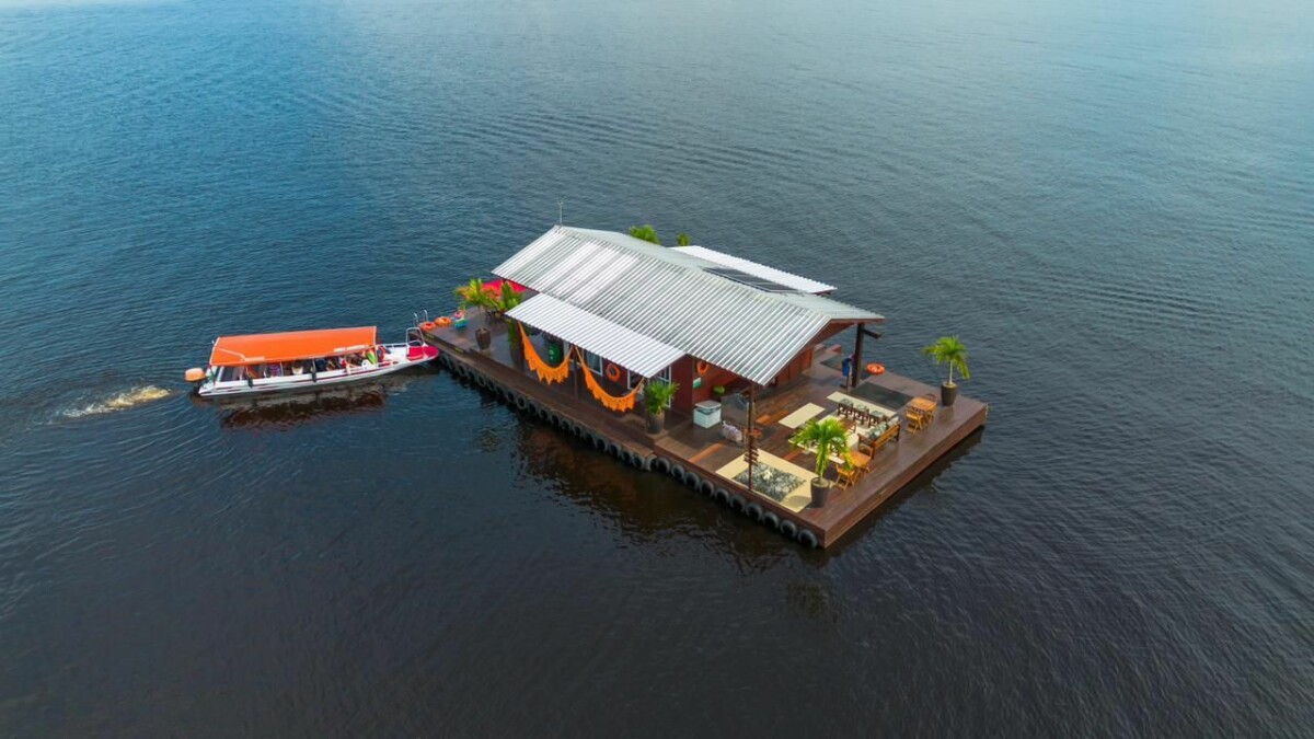O potencial econômico das atividades dos flutuantes turísticos de Manaus; entenda