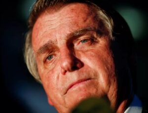 Jair Bolsonaro é internado em São Paulo
