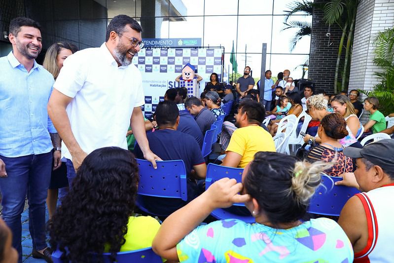 Wilson Lima reassenta mais 56 famílias das comunidades da Sharp e Manaus 2000 beneficiadas pelo Prosamin+