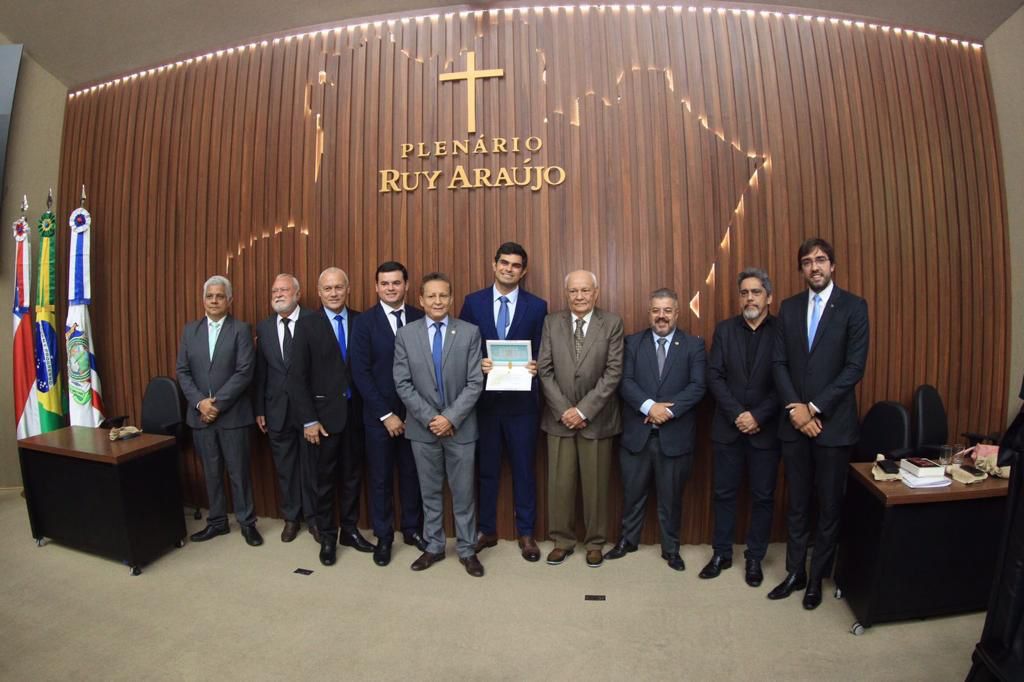Virrosas é homenageada na Aleam por mais de um século de atuação contínua