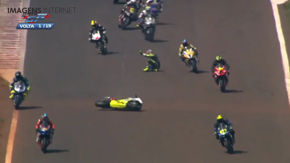 Dois pilotos m0rrem em grave acidente durante campeonato; imagens fortes