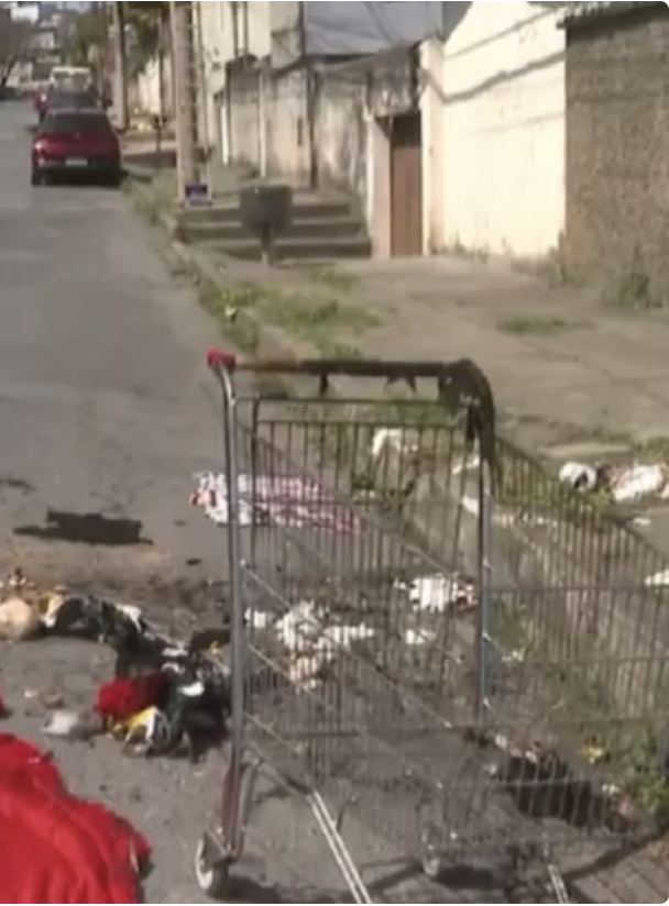 CENAS FORTES: homem é amarrad0, tortur4do e que1mado vivo dentro do carrinho de compras; veja vídeo