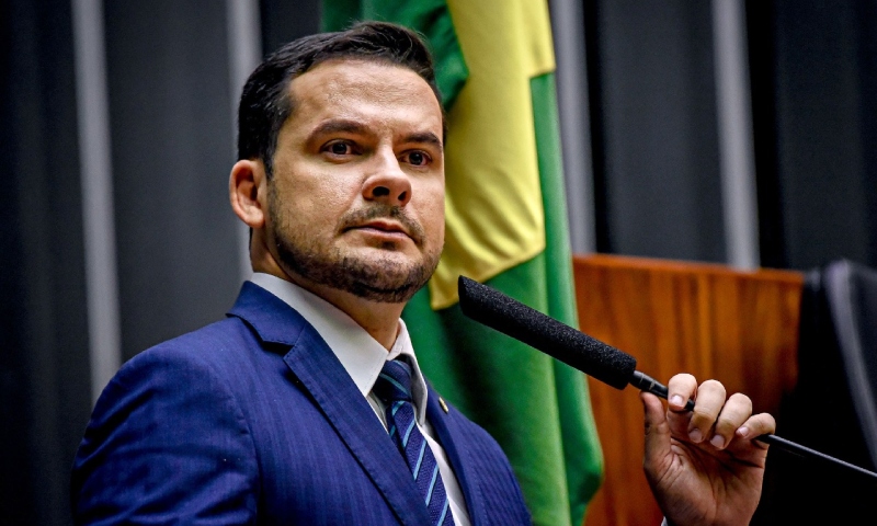 Capitão Alberto Neto quer comitiva de embaixadores em Manaus para conhecer ZFM e turismo