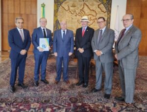 ​Conselheiro do TCE-AM e representantes do Controle Externo se reúnem com ministro das Relações Exteriores