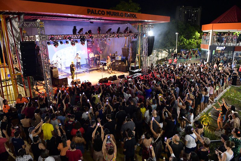 Casa de Praia recebe atrações musicais do samba ao pagode neste fim de semana