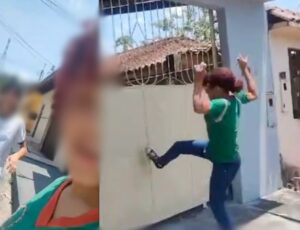 'Estourar portão é a nossa profissão', cantam irmãs 'atentadas' no Nova Cidade; veja vídeo