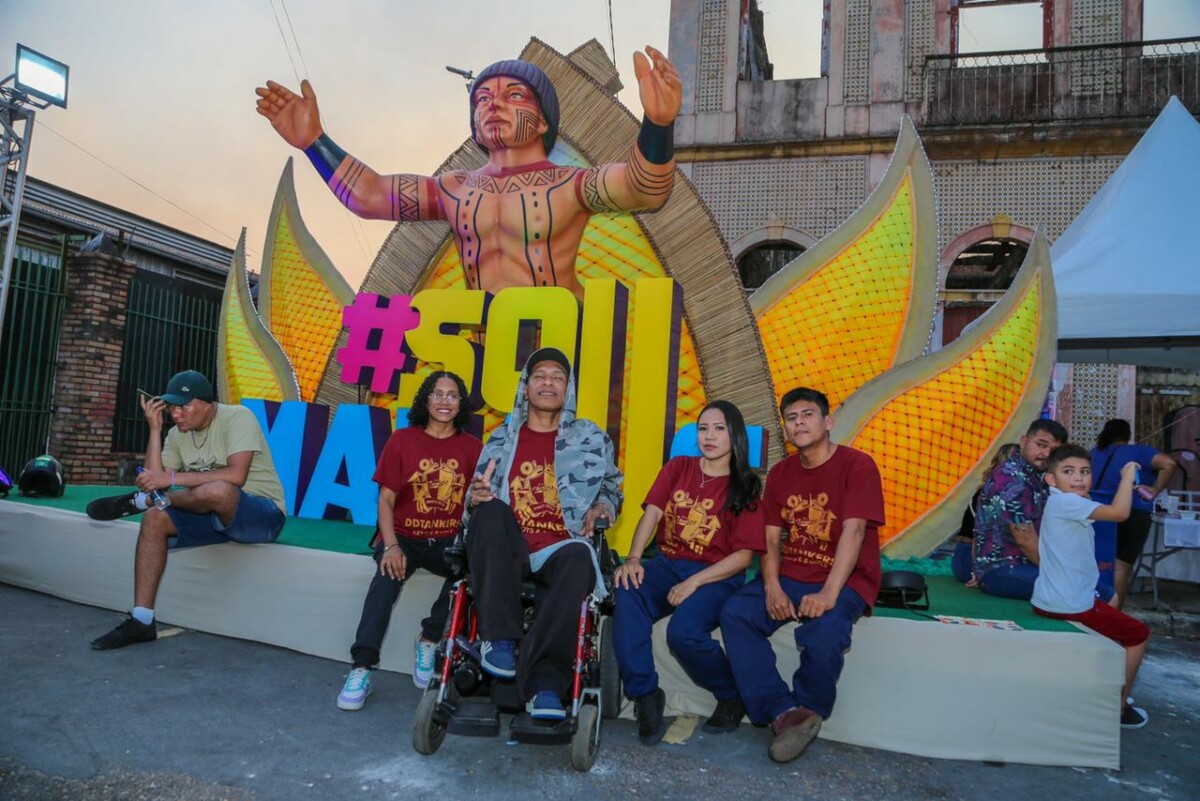 Festival amplia espaços de arte urbana e artista PcD confere atrações com grupo