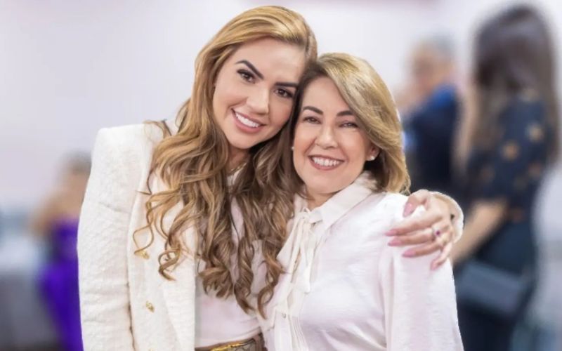 Nepotismo: mãe de Débora Menezes é exonerada de cargo na Aleam