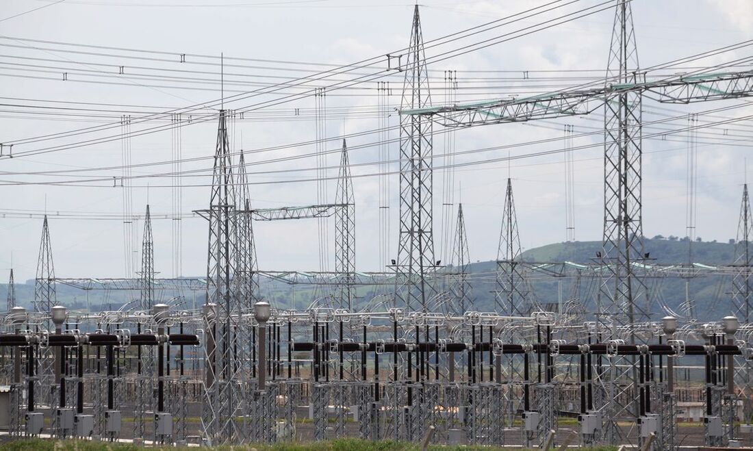 Inflação sobe 0,23% em agosto, puxada pela alta da energia elétrica, diz IBGE