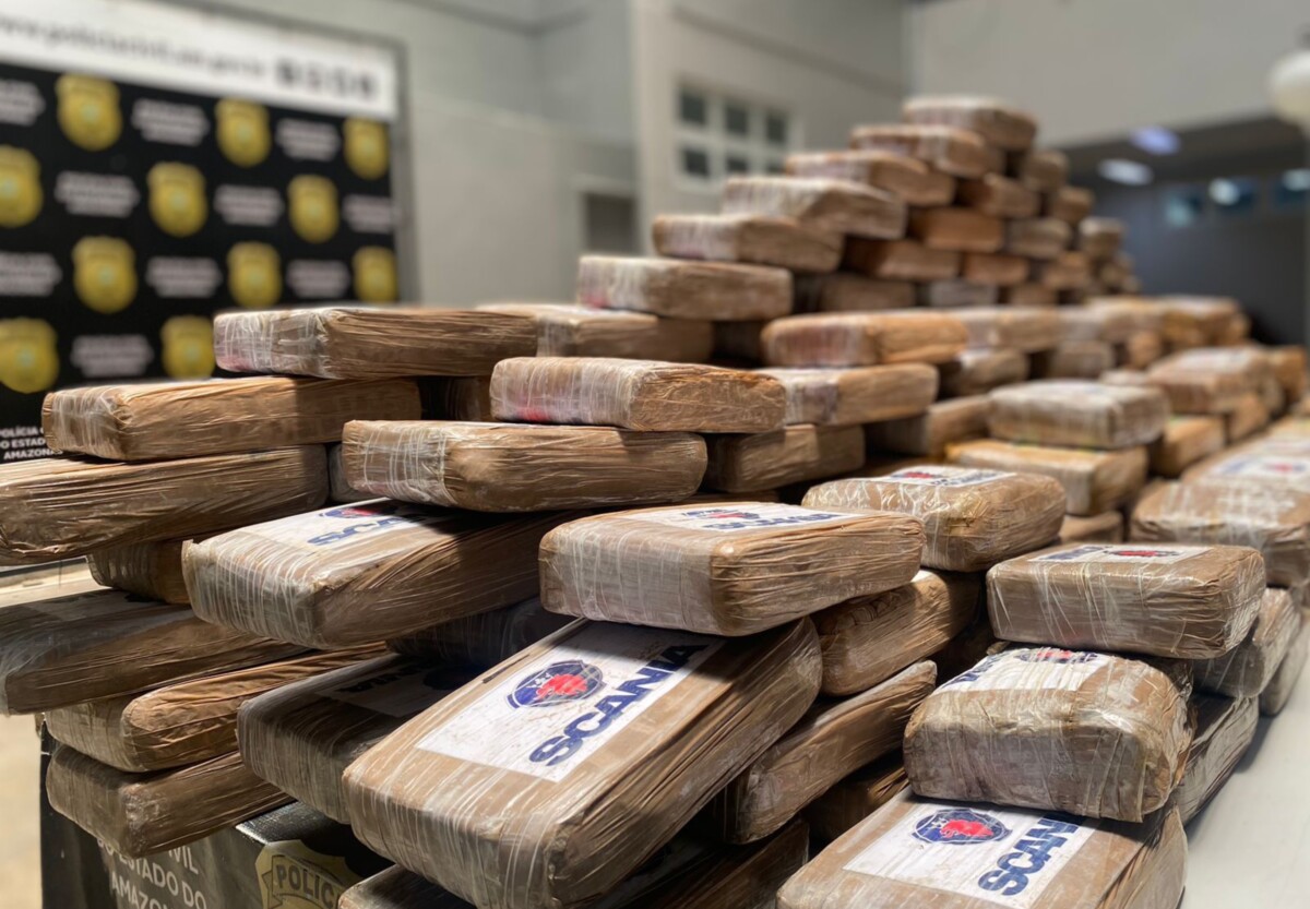 Polícia civil apreende cocaína avaliada em cerca de R$ 16 milhões na zona leste