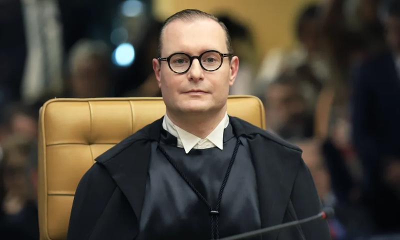 8 de janeiro: STF retoma julgamento com voto de Zanin