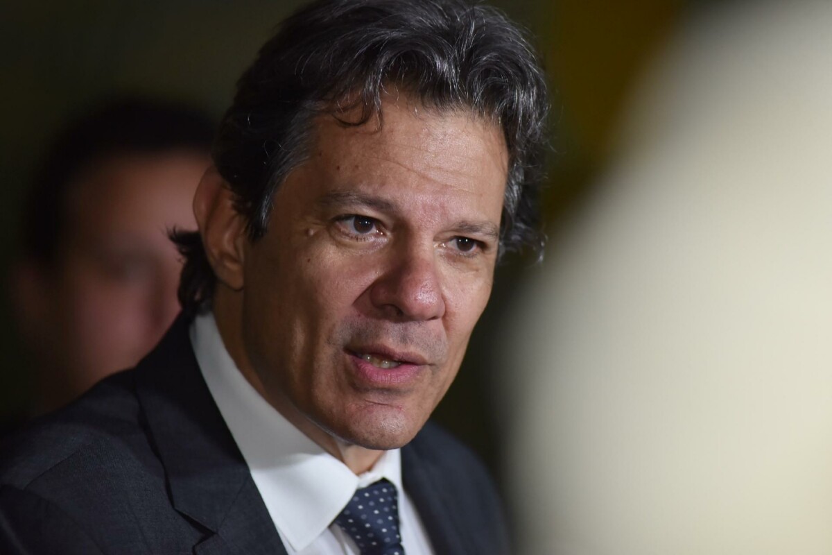 Casa do ministro Fernando Haddad é invadida por criminosos