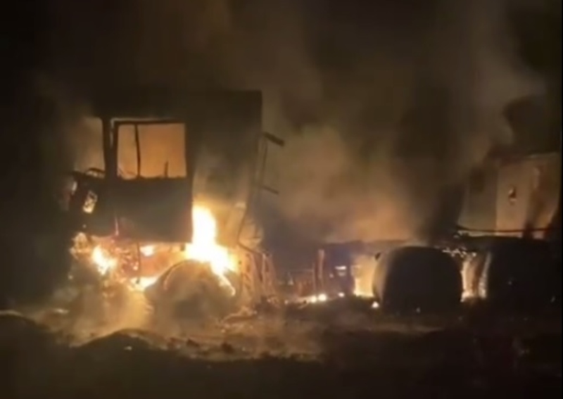 Colisão entre carretas m4ta caminhoneiro na BR-163