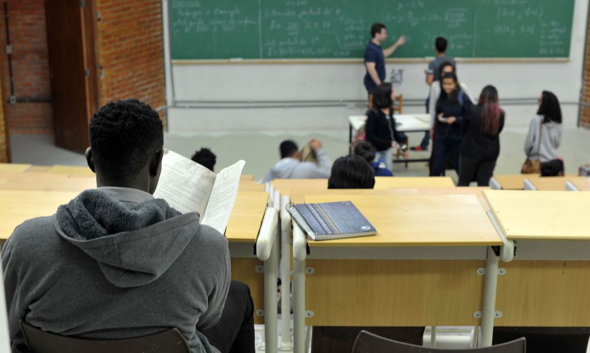 Novo ensino médio não está funcionando, afirmam estudantes