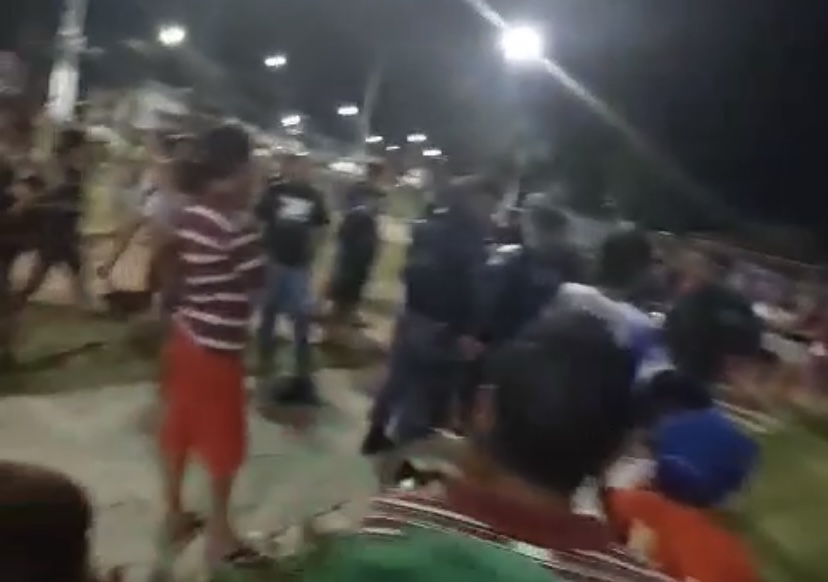 Urgente: jovem é executad0 na frente do filho em praça na Compensa; veja o vídeo