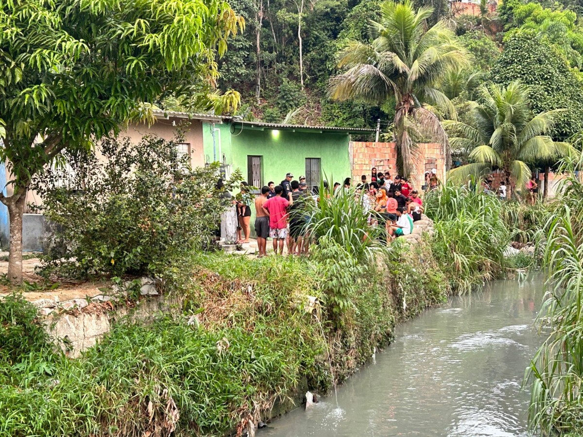 URGENTE: pistoleiros execut4m dois homens na zona Norte de Manaus e comemoram: “Sextou p*rr4!”; veja vídeo