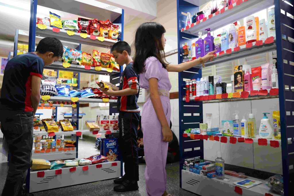 Escola cria “Mercadinho Pedagógico” e alunos aprendem Matemática na prática