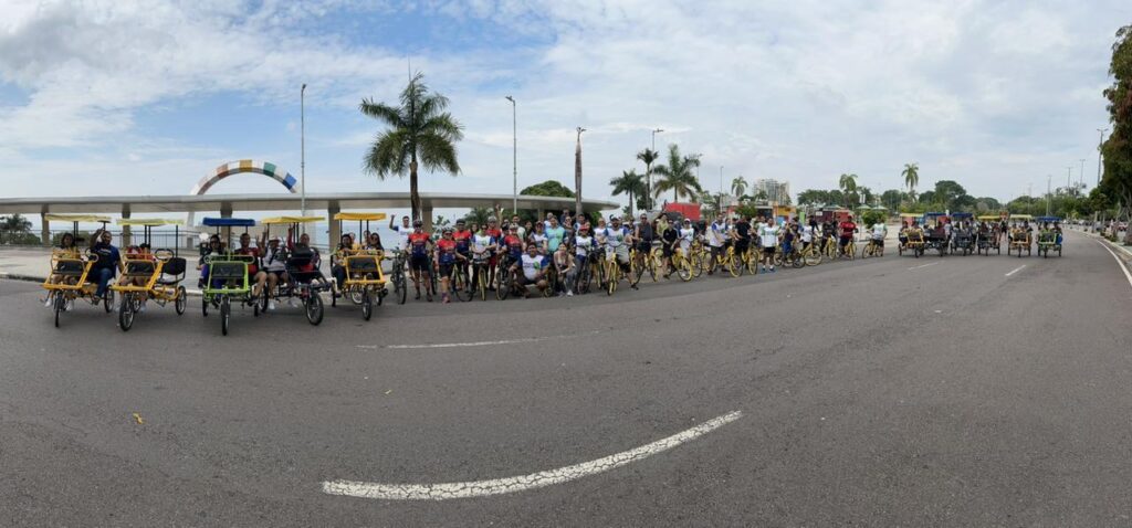 Primeira edição do ‘Pedala Psico Day’ reuniu mais de 100 pessoas na Ponta Negra