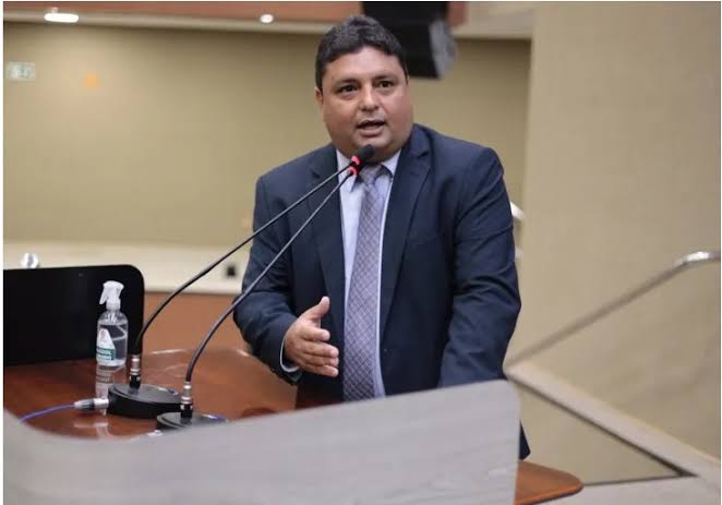 Presidente da CMM dispensa outra licitação e gasta R$1 milhão com serviço de portaria e carros