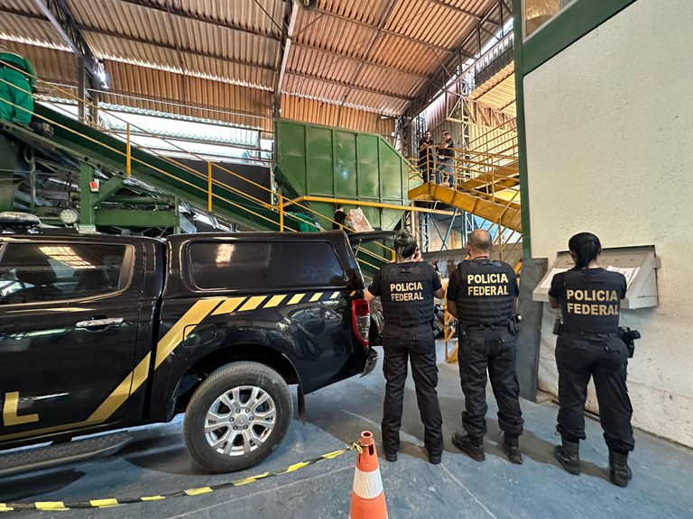 Polícia Federal incinera 2,2 toneladas de drogas no Amazonas