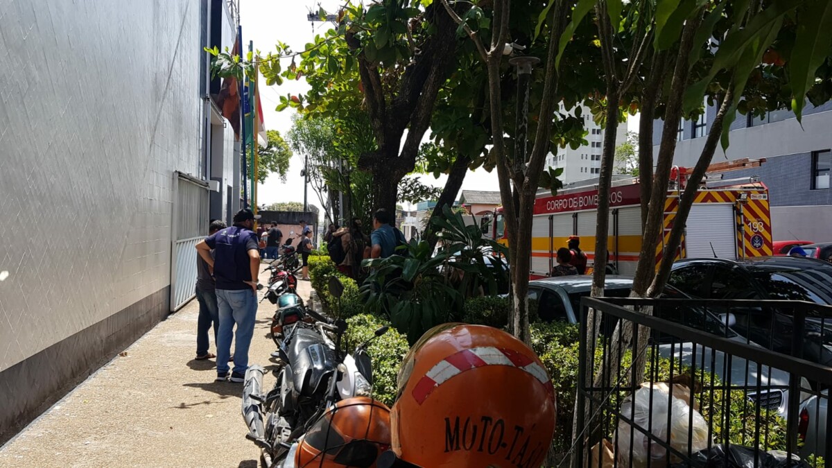 URGENTE: TV Encontro das Águas pega fogo no Centro de Manaus