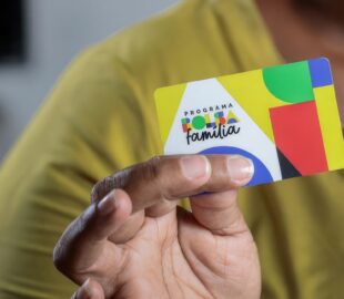 Caixa paga novo Bolsa Família a beneficiários com NIS de final 9