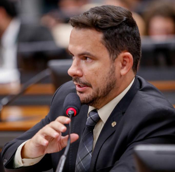 Capitão Alberto Neto pede liberação do Fundo Nacional de Aviação para desenvolvimento da aviação regional