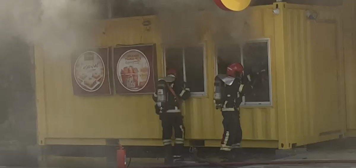 Incêndio atinge loja de bolos “AiqBom” na avenida Darcy Vargas; veja vídeo