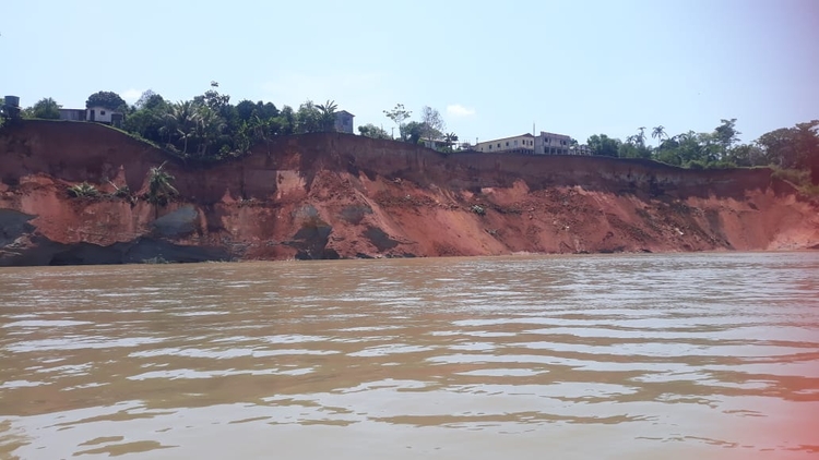 Estado de Alerta: Governo do AM envia equipes de socorro para ajudar vítimas de desabamento em Beruri