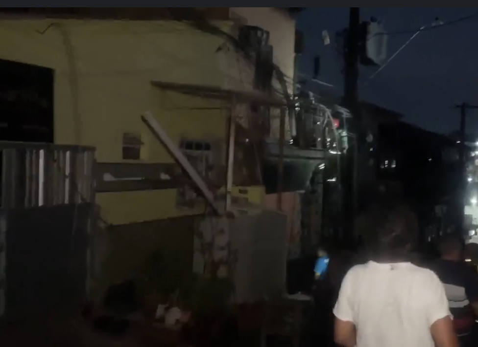Adolescente com deficiência fica ferido após incêndio em residência em Manaus; veja vídeo