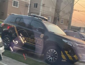 BOMBA: Polícia Federal faz 'visita' no condomínio de luxo Atlantis, no bairro Parque 10