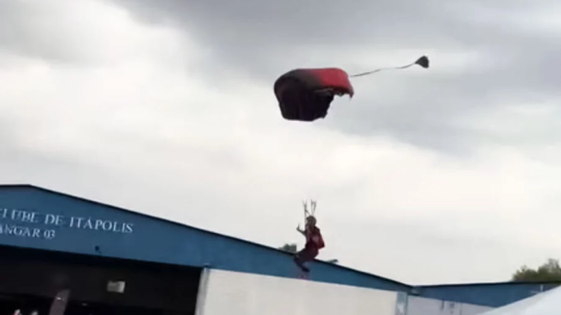 Tragédia: paraquedista desgovernado cai sobre público, m4ta um homem e deixa dois fer1dos; veja vídeo