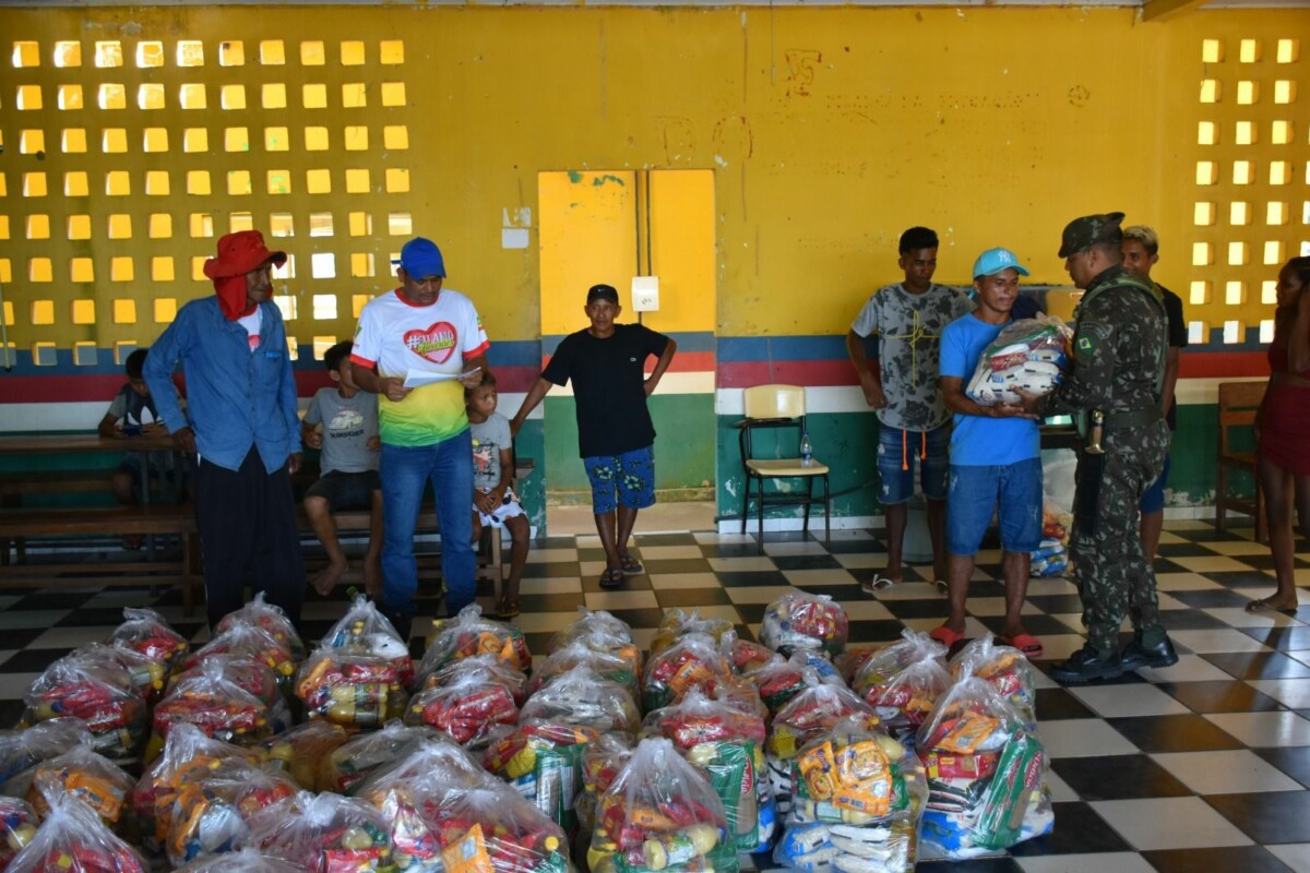 Governo do AM atua no apoio logístico da ajuda humanitária para comunidades ribeirinhas de Alvarães
