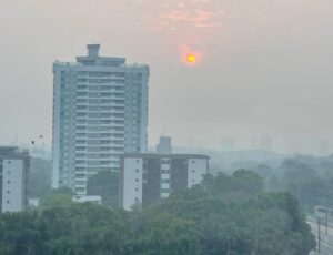 'Terceiro Dia de Sufoco': fumaça em Manaus continua forte nesta sexta-feira (13)