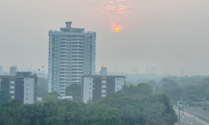 ‘Terceiro Dia de Sufoco’: fumaça em Manaus continua forte nesta sexta-feira (13)