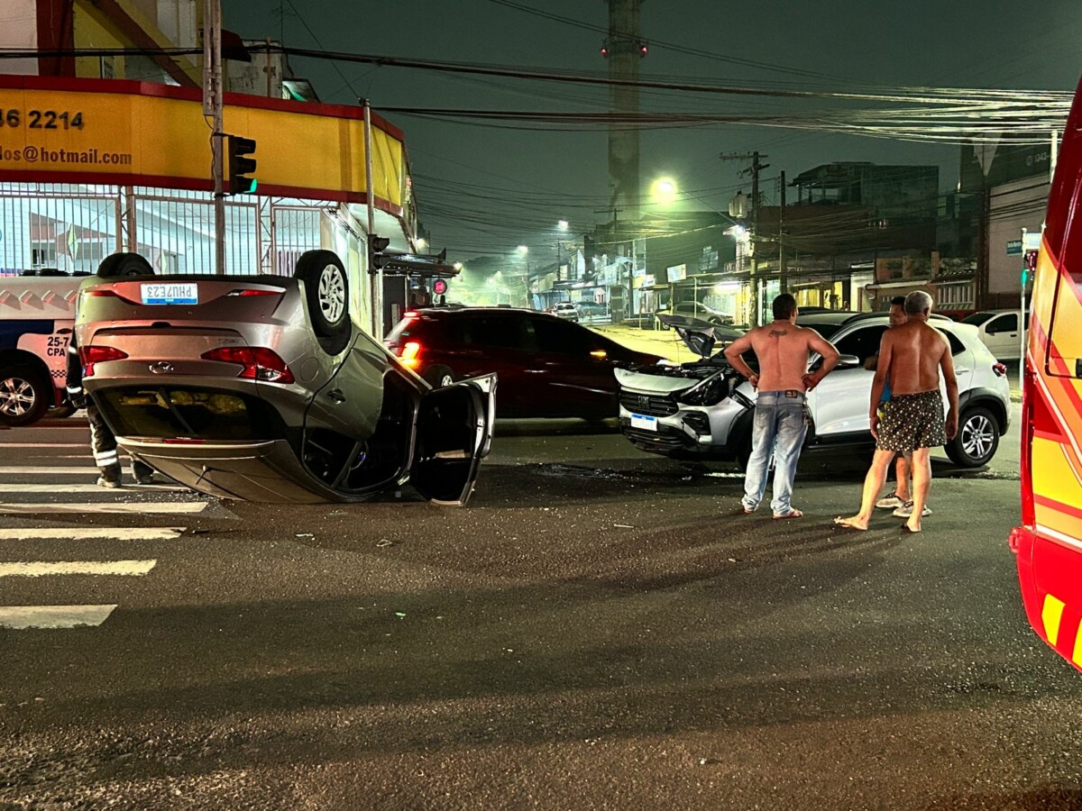 Urgente: carro capota e deixa ferid0s em grave acidente na Praça 14; veja