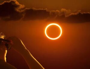 'Eclipse do "anel de fogo" vai impressionar, mas cuidado para não ficar cego', diz especialista