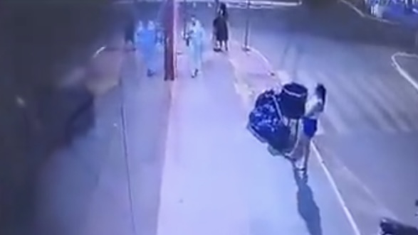 “Sua ladr4!!”: dentista apanh4 de colega de trabalho por ser a preferência dos pacientes; veja