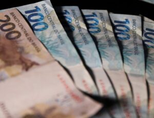 Inflação brasileira deve reduzir para 4,75% neste ano, prevê Mercado Financeiro