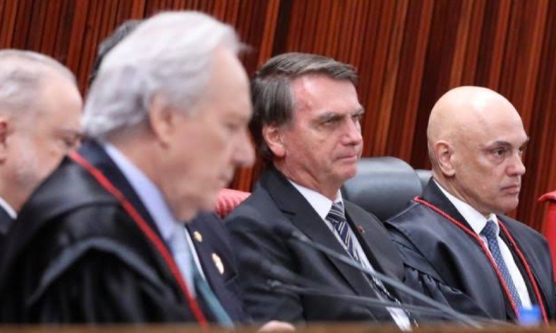 TSE retoma julgamento de Bolsonaro por abuso de poder nas eleições